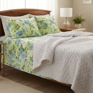 Vintage 70's Graphic Floral King Size Flat Sheet & Pillow Case Set